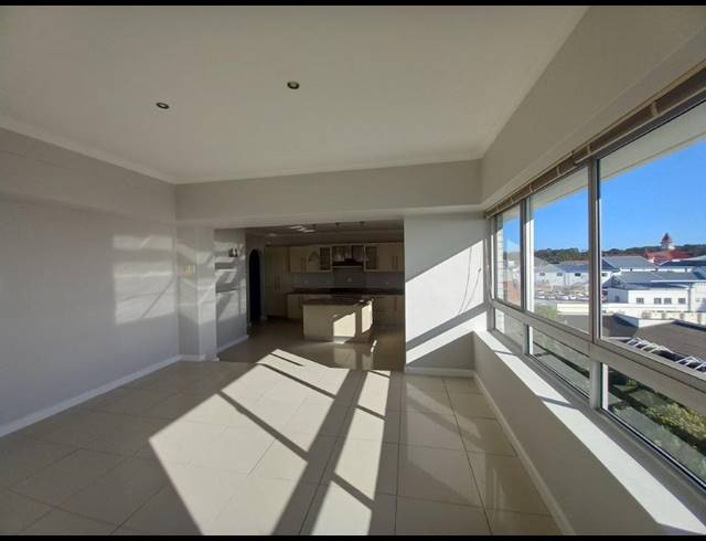4 BEDROOM APARTMENT RENTED IN SUMMERSTRAND